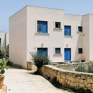 https://appartamenti-mirabella-favignana.sicilyhotelsitaly.net
